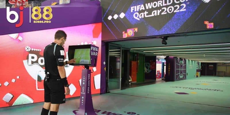 Công Nghệ Var Là Gì? Nhận Định Tầm Quan Trọng Của VAR Trong Bóng Đá 1 Công nghệ VAR là gì?